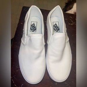 White Vans in size 9 women’s